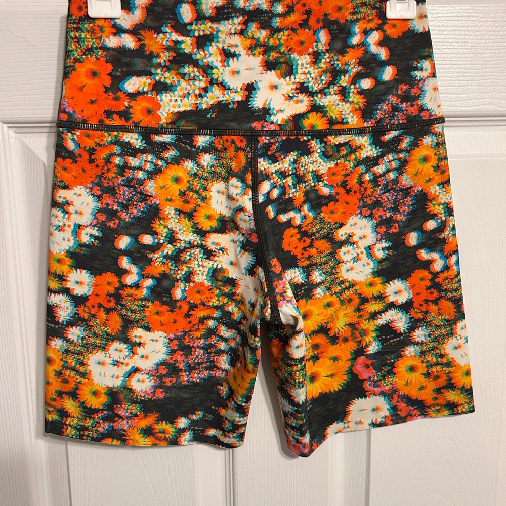 Aerie floral bike shorts in size large - Picture 5 of 6